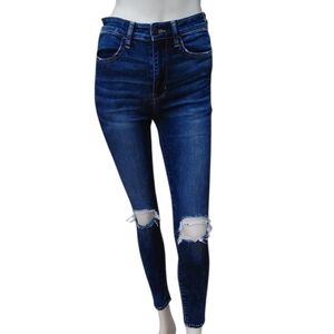 9303....Women's American Eagle Skinny Jeans Size 2 Short